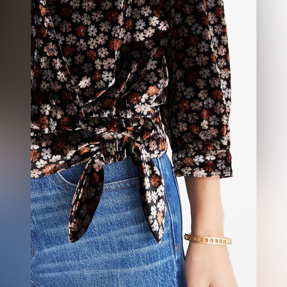Madewell  Velvet Wrap Top in Petite Blooms - Picture 2 of 9